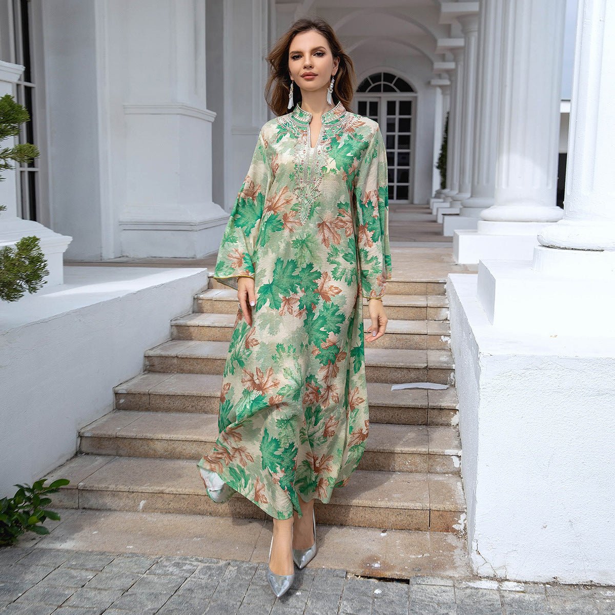 Embroidered Fashion Robe Elegant and Stylish LE Fragrance